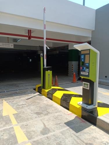 Instalasi Parkir Project 18 - Kamera ANPR Plat Nomor Kendaraan